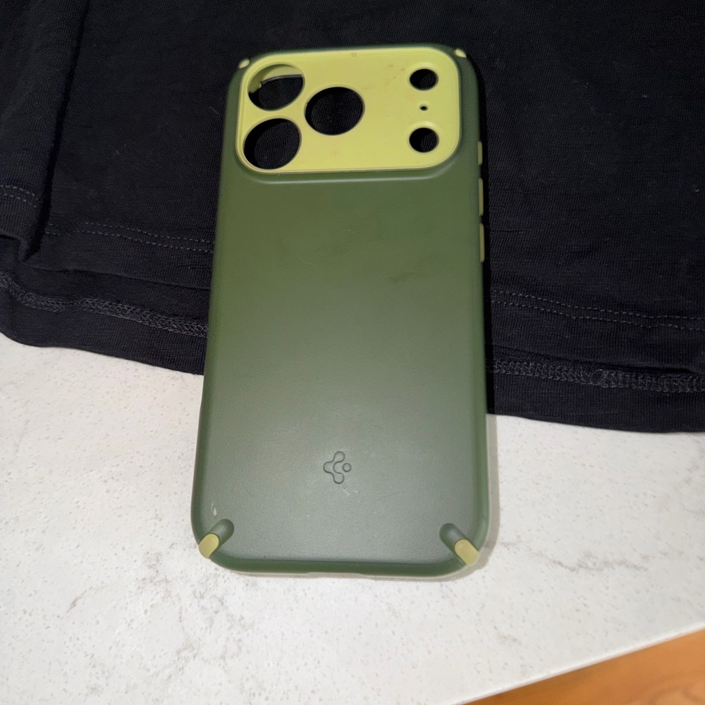 Green Dual-Tone Protective Phone Case - Unbranded